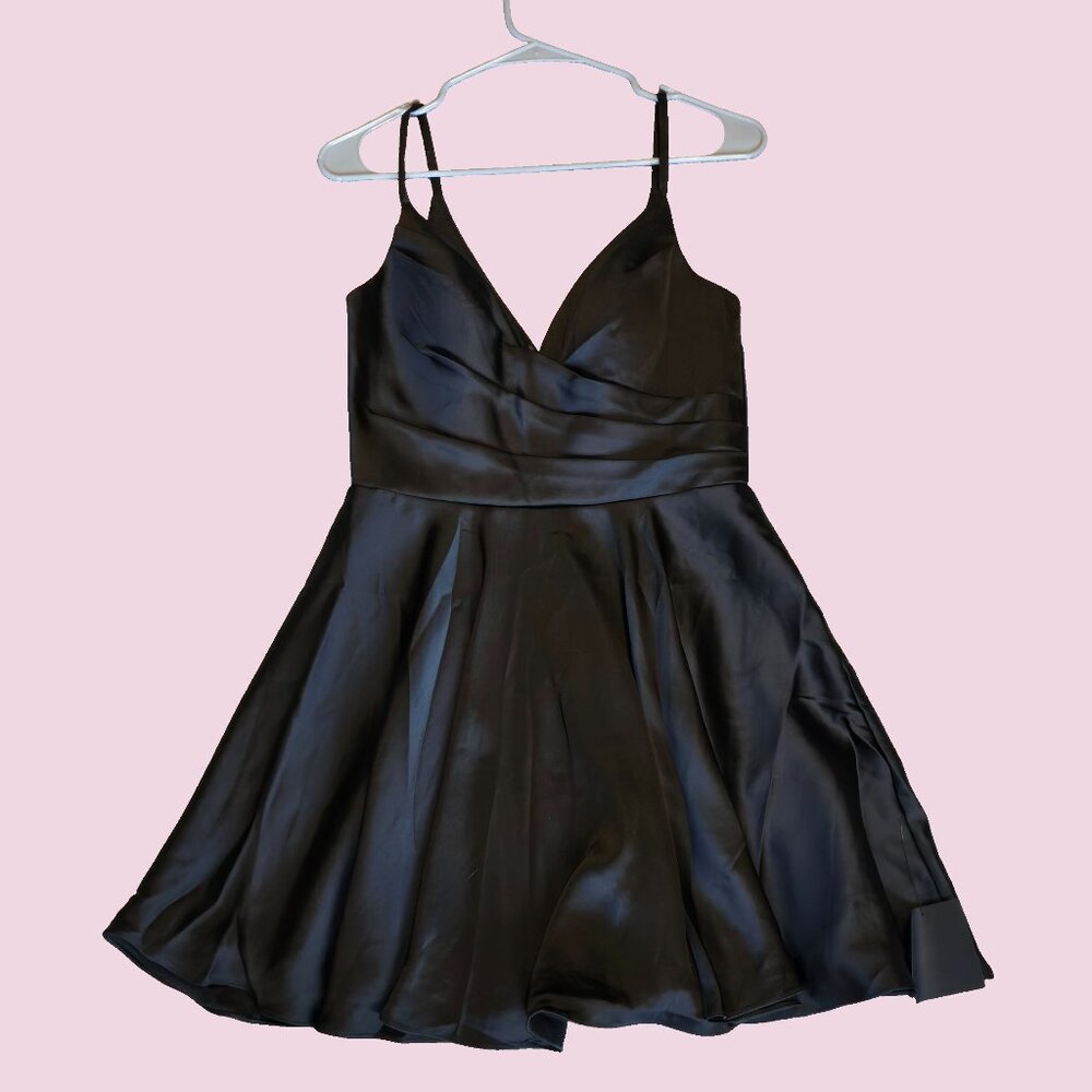 Lulu's Mini Black Dress Size 6 NWT